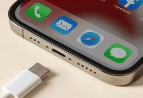 新城苹果15维修分享iPhone15改USB-C接口后能和安卓用户互借充电器吗 